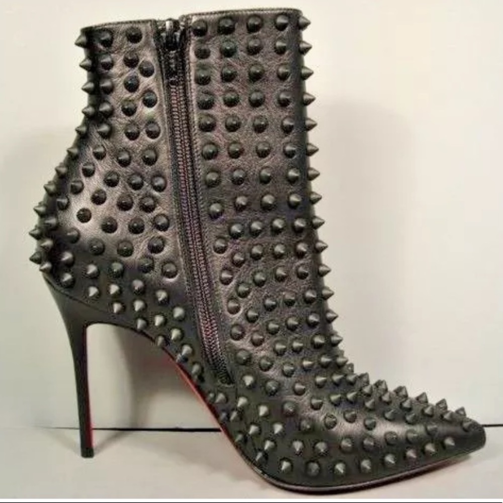 Authentic Christian Louboutin Snakilta booty- 38